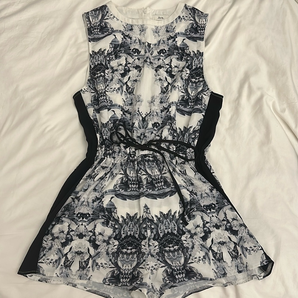 BRAND NEW PATTERNED ROMPER